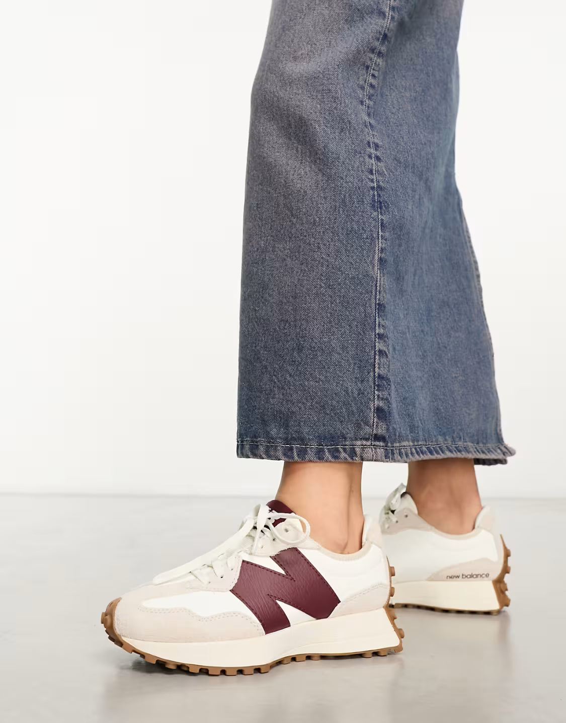 New Balance 327 Trainers in Off White and Burgundy