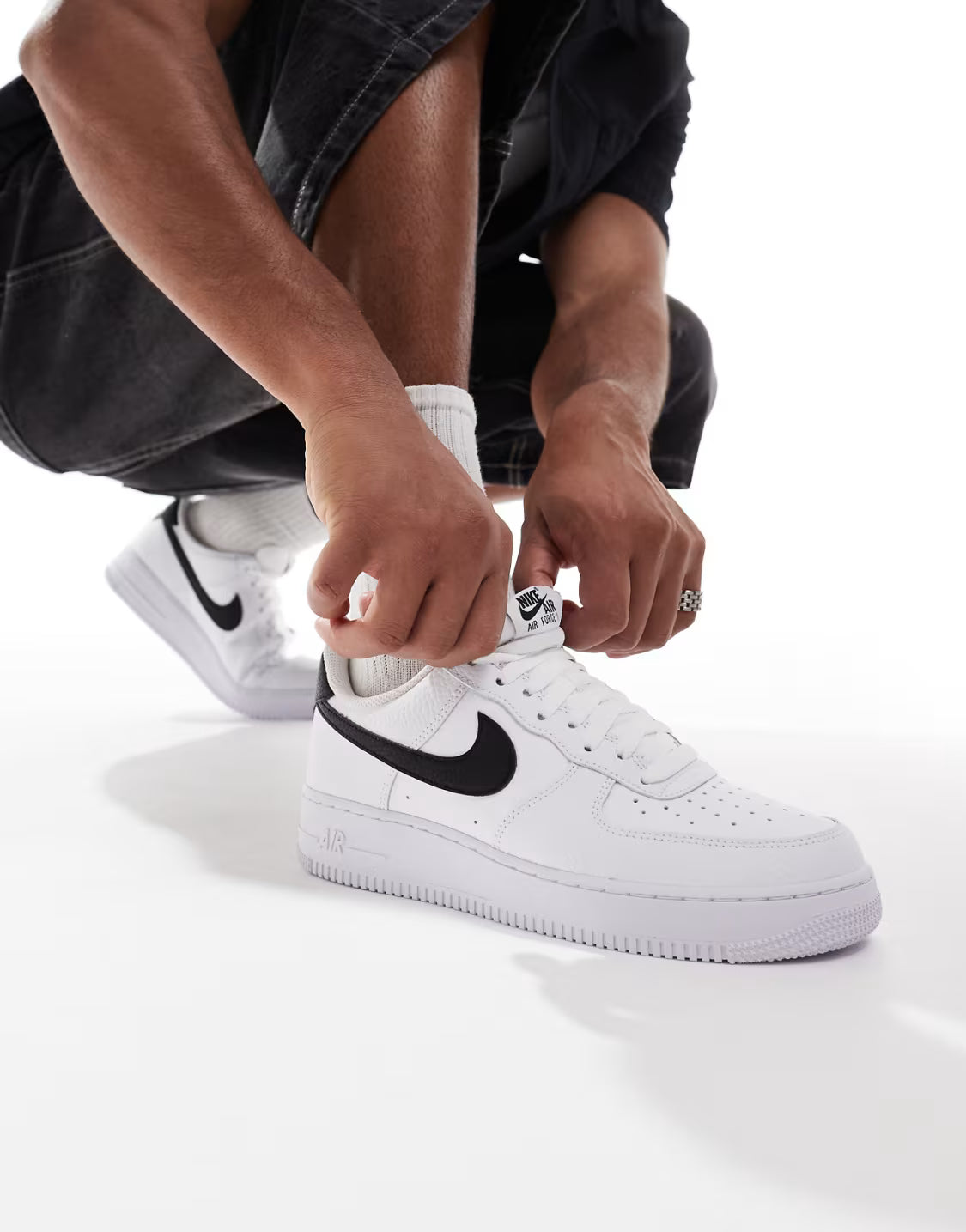 Nike Air Force 1 '07 Trainers in White and Black