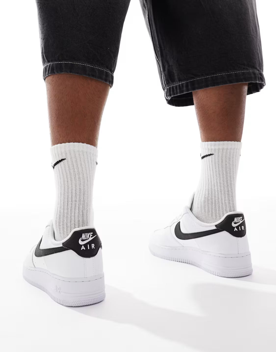 Nike Air Force 1 '07 Trainers in White and Black