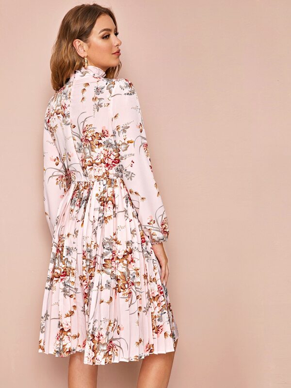 Frilled Neck Floral Print Pleated Dress