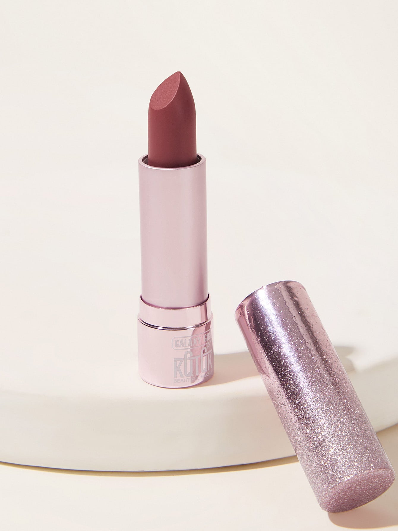 Long-wearing Matte Lipstick